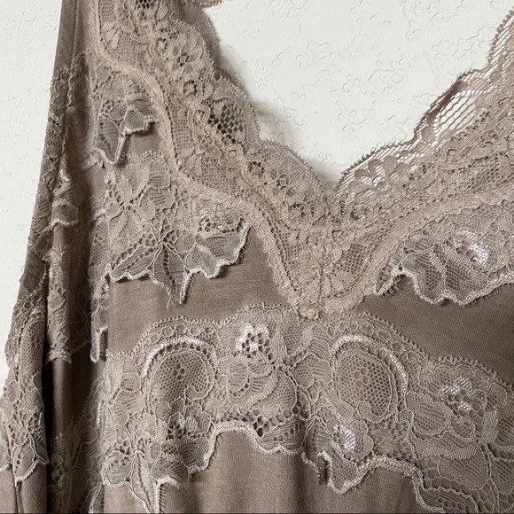 Taupe lace tank top - Picture 5 of 5